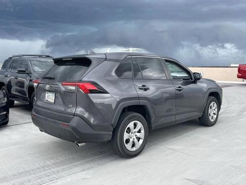 2022 Toyota RAV4 LE
