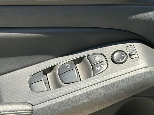 Glacier White 2025 Nissan Altima 2.5 SV