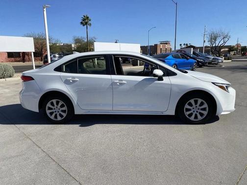 2025 Toyota Corolla Hybrid LE