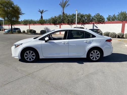 2025 Toyota Corolla Hybrid LE