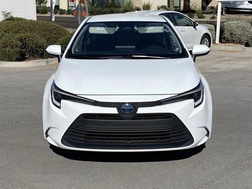 2025 Toyota Corolla Hybrid LE