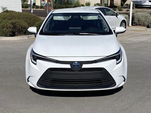 2025 Toyota Corolla Hybrid LE