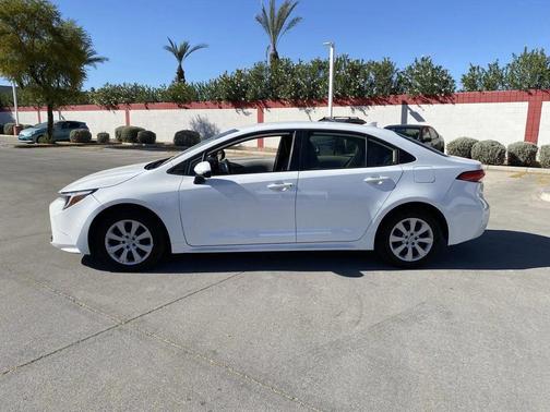 2025 Toyota Corolla Hybrid LE