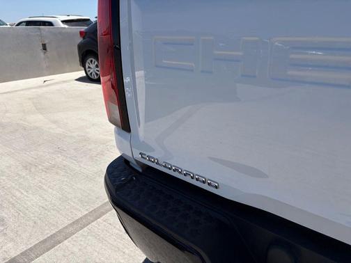 Summit White 2023 Chevrolet Colorado Z71