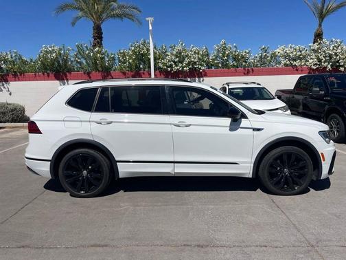 2021 Volkswagen Tiguan 2.0T SE R-Line Black