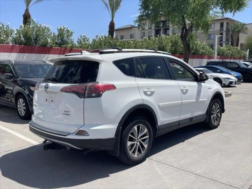 2017 Toyota RAV4 Hybrid XLE