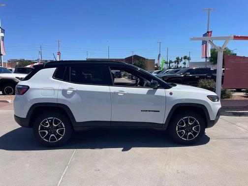 Bright White 2025 Jeep Compass Trailhawk