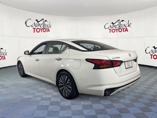 Glacier White 2025 Nissan Altima 2.5 SV