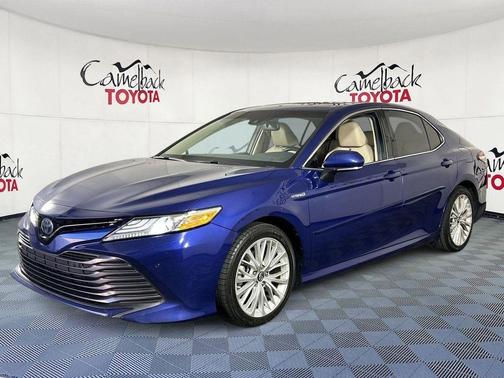Blue Crush Metallic 2018 Toyota Camry Hybrid XLE