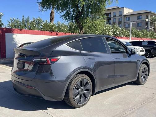 2024 Tesla Model Y Long Range Dual Motor All-Wheel Drive