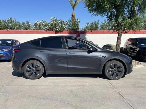 2024 Tesla Model Y Long Range Dual Motor All-Wheel Drive