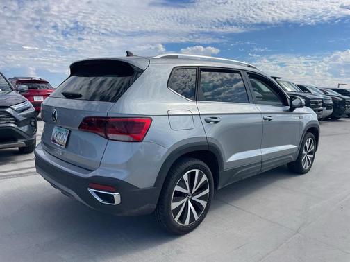 2024 Volkswagen Taos 1.5T SE