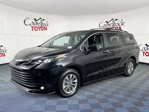 2025 Toyota Sienna XLE