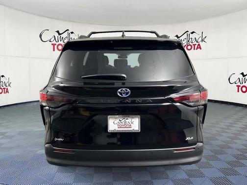 2025 Toyota Sienna XLE