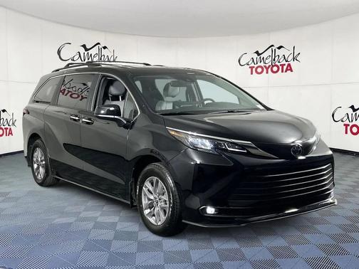 2025 Toyota Sienna XLE