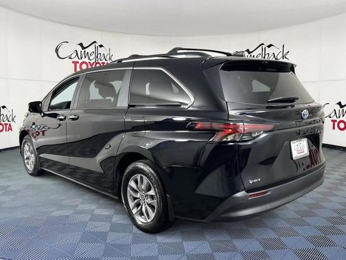 2025 Toyota Sienna XLE