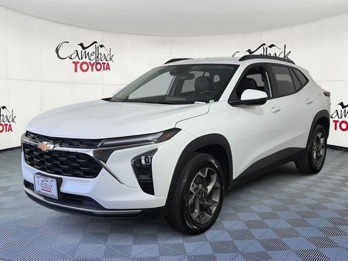 Summit White 2025 Chevrolet Trax LT