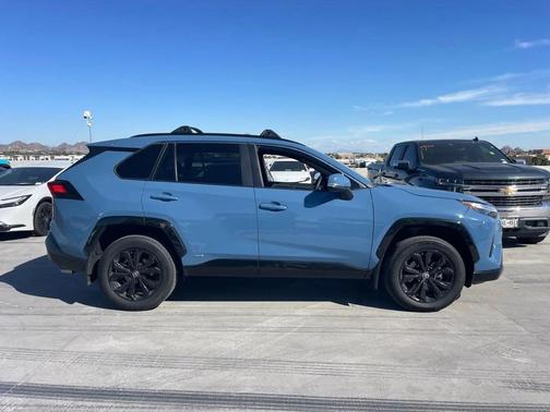 2024 Toyota RAV4 Hybrid SE