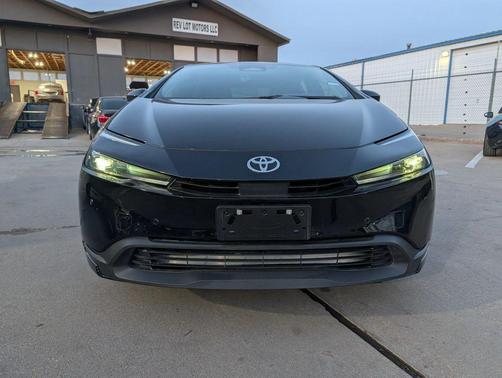 2025 Toyota Prius LE