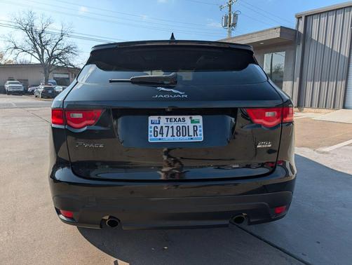 2018 Jaguar F-PACE 25t Premium