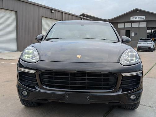 2017 Porsche Cayenne Platinum Edition