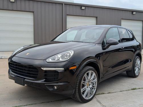 2017 Porsche Cayenne Platinum Edition