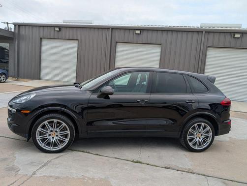 2017 Porsche Cayenne Platinum Edition