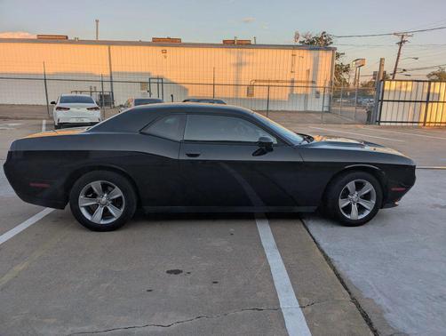 2016 Dodge Challenger SXT
