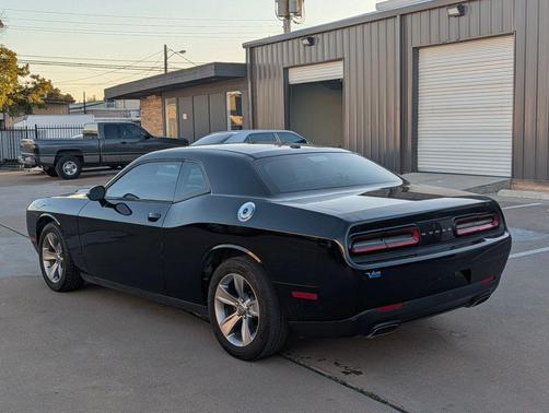 2016 Dodge Challenger SXT