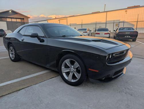 2016 Dodge Challenger SXT