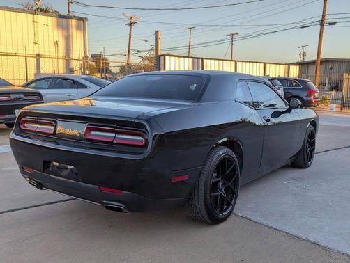 2016 Dodge Challenger SXT