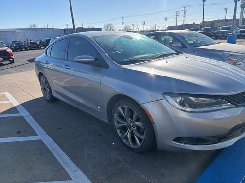 2015 Chrysler 200 S