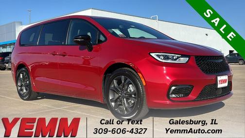 2026 Chrysler Pacifica Select