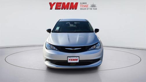 2026 Chrysler Voyager LX