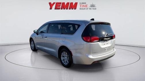 2026 Chrysler Voyager LX