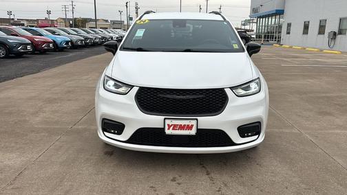 2024 Chrysler Pacifica Touring-L