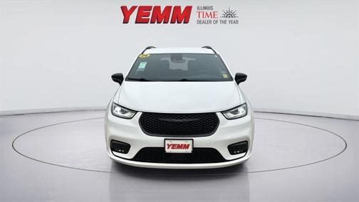 2024 Chrysler Pacifica Touring-L