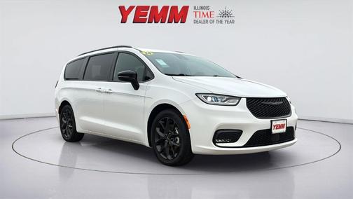 2024 Chrysler Pacifica Touring-L