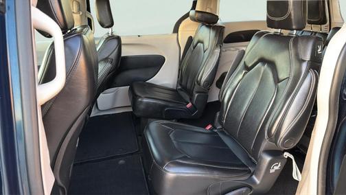 Fathom Blue Pearlcoat 2023 Chrysler Pacifica Touring-L