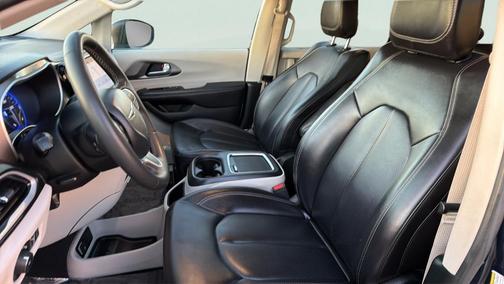 Fathom Blue Pearlcoat 2023 Chrysler Pacifica Touring-L
