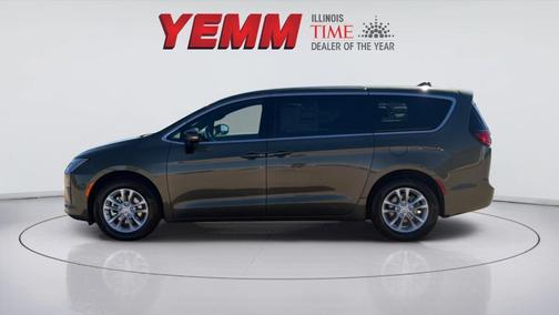 Olive Green Pearlcoat 2027 Chrysler Pacifica SELECT