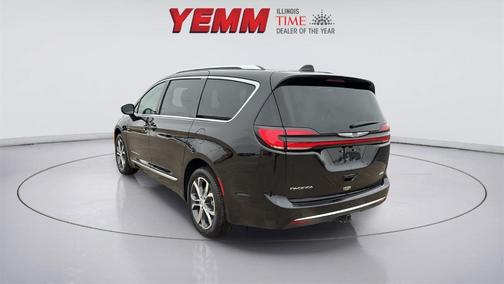 2026 Chrysler Pacifica Pinnacle AWD
