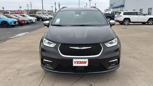 2026 Chrysler Pacifica Pinnacle AWD