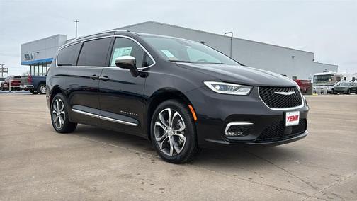 2026 Chrysler Pacifica Pinnacle AWD