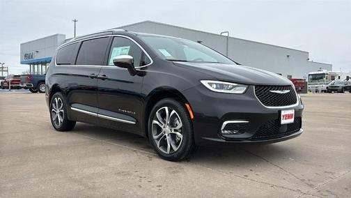 2026 Chrysler Pacifica Pinnacle AWD