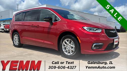 2025 Chrysler Pacifica Select