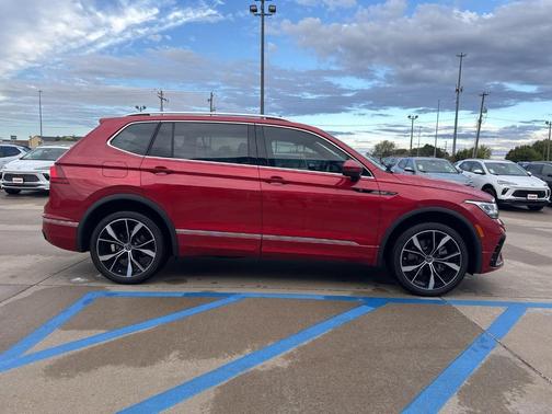 2024 Volkswagen Tiguan 2.0T SEL R-Line