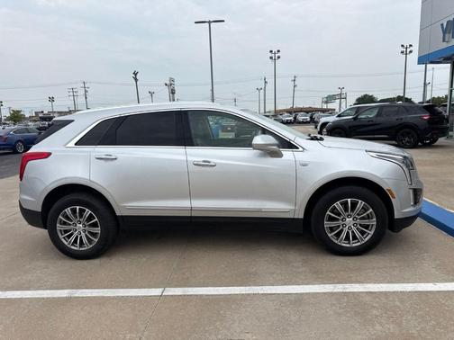 Radiant Silver Metallic 2019 Cadillac XT5 Luxury