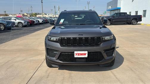 2025 Jeep Grand Cherokee Laredo