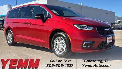 2026 Chrysler Pacifica Select